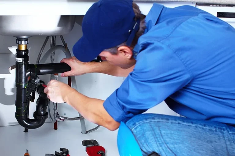 How Plumbing Professionals Handle Complex Repairs with Minimal Disruption